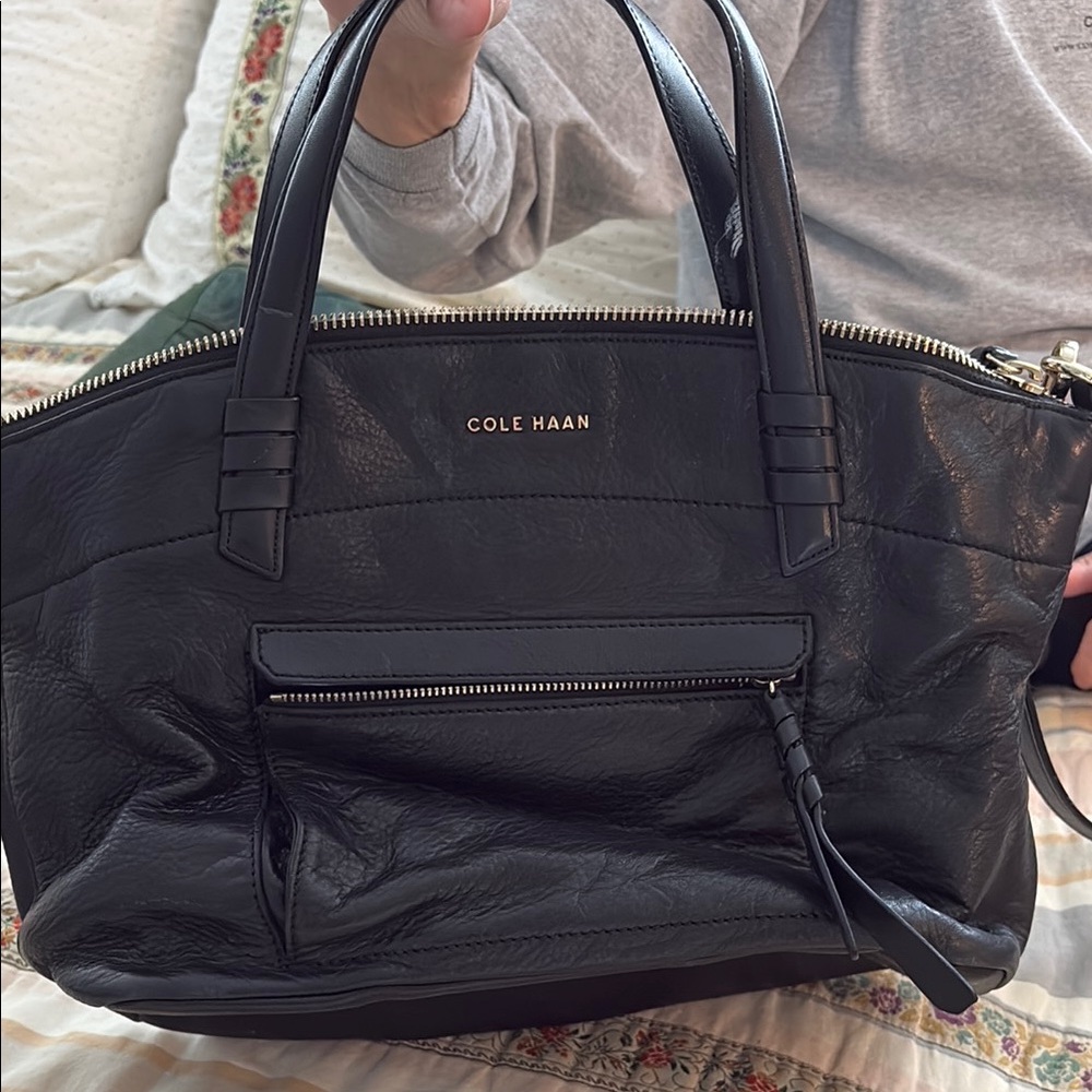 Cole Haan Black Tote Bag Sleek Leather Design